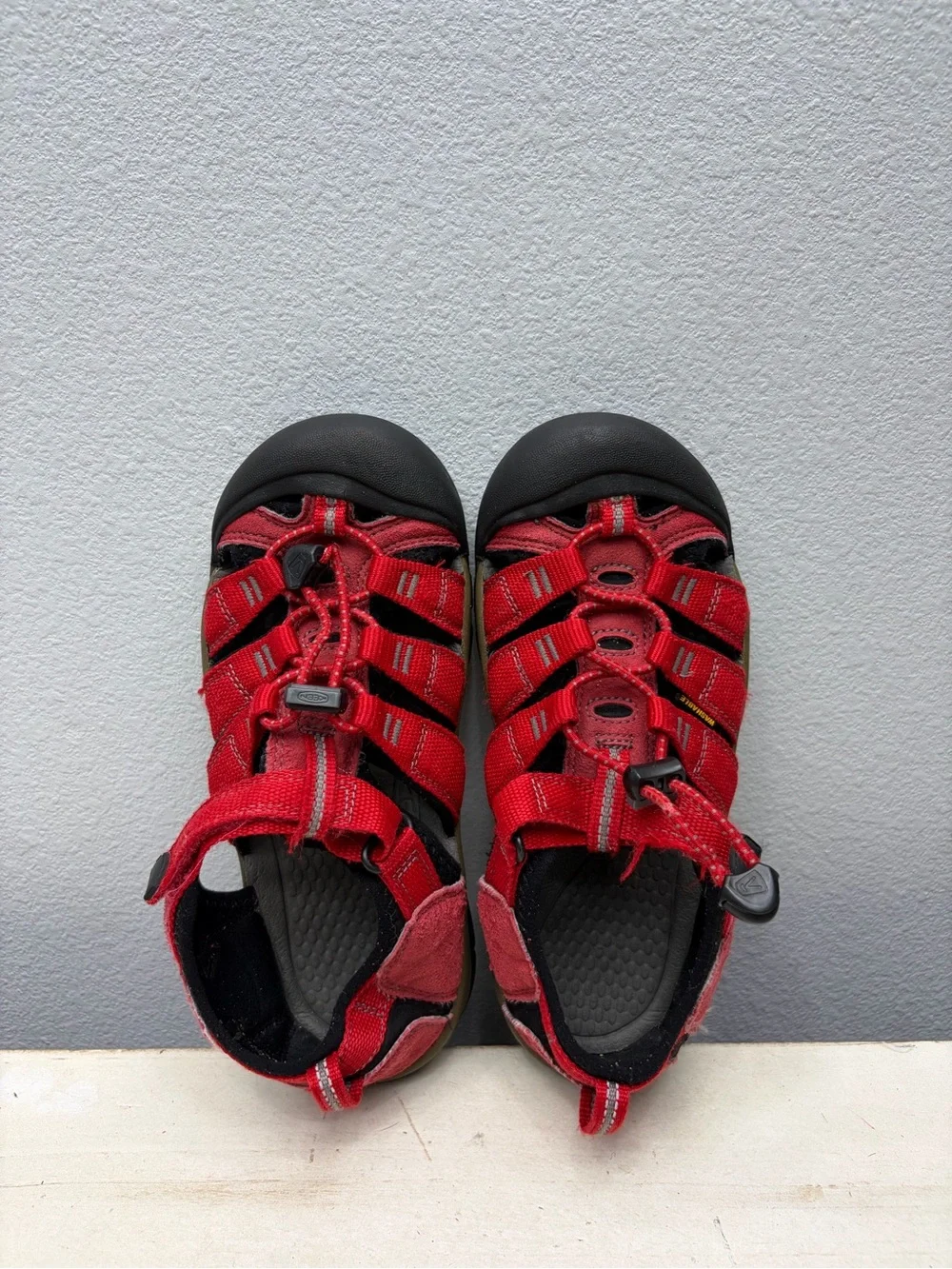 Keen red newport